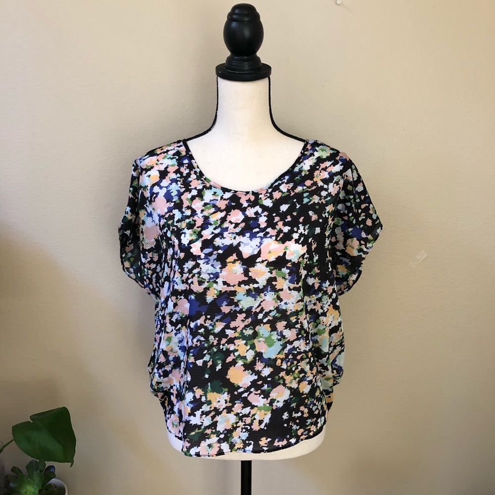 Bcbg geo print top
